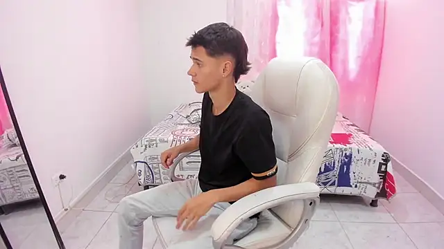 Aron Boyy online show from 09-23-25, 07:50