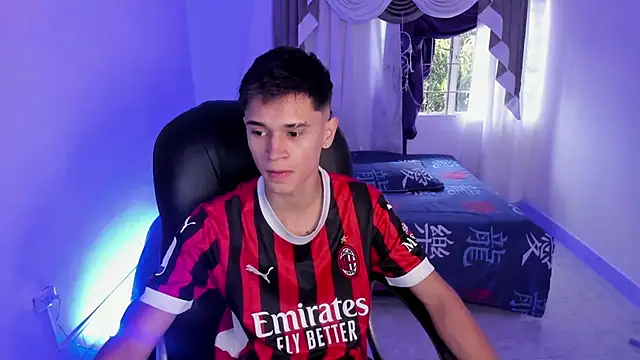 Aron Boyy online show from 10-24-25, 08:16