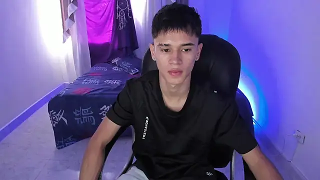 Aron Boyy online show from 10-25-25, 08:14