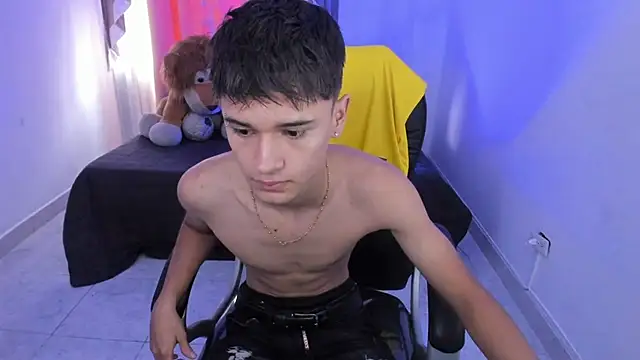 Aron Boyy online show from 02-16-26, 05:53