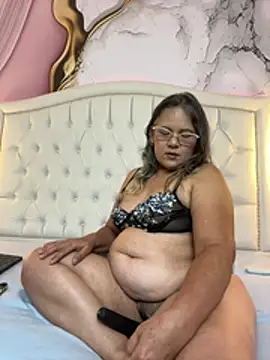 Snapshot of Lucy_Milf_474 chatting on 06-16-26, 12:13 Lucy Milf 474 online show from 06-16-26, 12:13