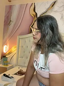 Snapshot of Lucy_Milf_474 chatting on 07-17-26, 12:12 Lucy Milf 474 online show from 07-17-26, 12:12
