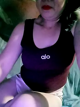 Surrilove online show from 02-05-26, 04:33