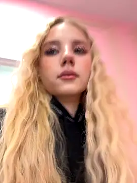 Sky Cutie online show from 10-21-25, 05:19