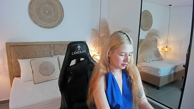 Snapshot of daniand_ chatting on 09-30-25, 11:59 daniand online show from 09-30-25, 11:59