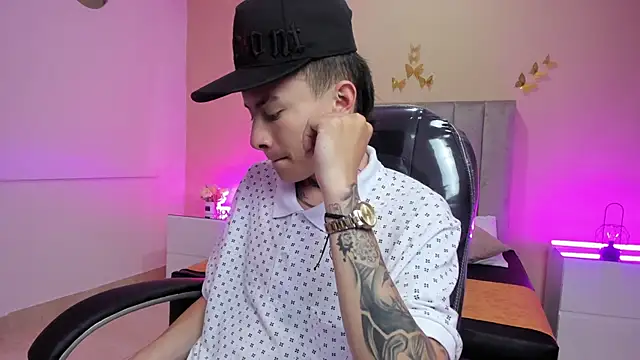 Nascary Fox online show from 03-30-26, 01:12