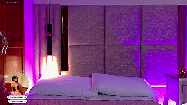 Martina-Roberts- online show from 09-16-25, 04:13