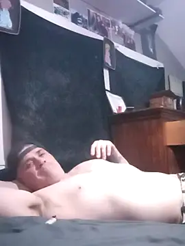 Snapshot of crazyeyes666707 chatting on 12-17-25, 01:17 crazyeyes666707 online show from 12-17-25, 01:17