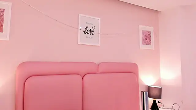 mia yeager online show from 09-14-25, 03:55