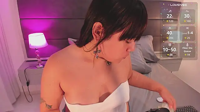 mia yeager online show from 12-03-25, 08:18