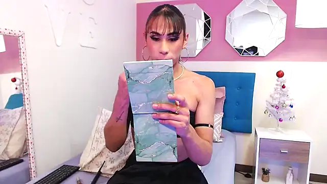 NicoletBlossom online show from 11-28-25, 08:22