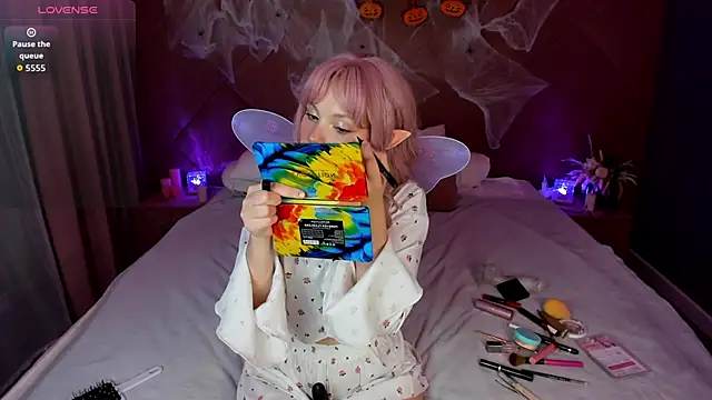 Snapshot of Hina_Smith chatting on 10-31-25, 11:33 Hina Smith online show from 10-31-25, 11:33