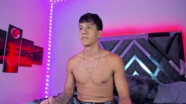 Snapshot of Robertmiller21 chatting on 09-25-25, 05:00 Robertmiller21 online show from 09-25-25, 05:00