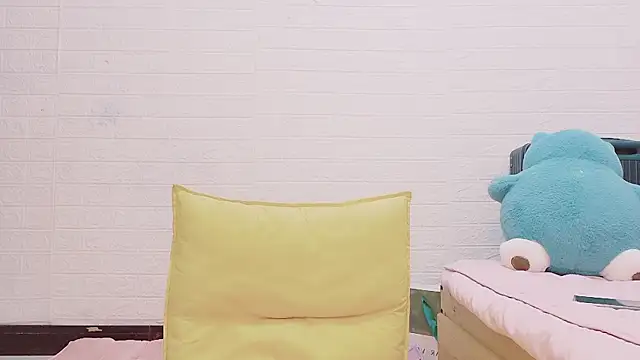 Snapshot of marina-cutegirll chatting on 10-20-25, 11:32 marina-cutegirll online show from 10-20-25, 11:32