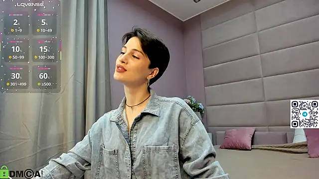 Adeline Perle online show from 10-10-25, 11:26