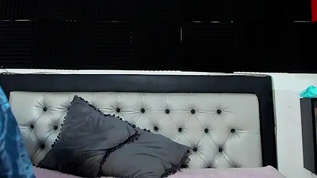 Snapshot of Akalidemon chatting on 10-01-25, 03:23 Akalidemon online show from 10-01-25, 03:23