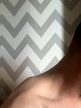 Snapshot of Seriy43 chatting on 11-22-25, 01:10 Seriy43 online show from 11-22-25, 01:10