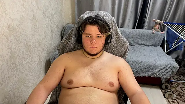 Snapshot of desiredude9 chatting on 09-12-25, 06:41 desiredude9 online show from 09-12-25, 06:41