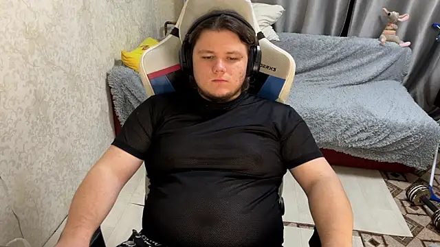 Snapshot of desiredude9 chatting on 10-07-25, 05:43 desiredude9 online show from 10-07-25, 05:43