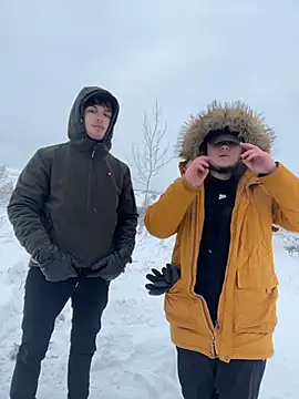 Snapshot of desiredude9 chatting on 11-14-25, 09:08 desiredude9 online show from 11-14-25, 09:08