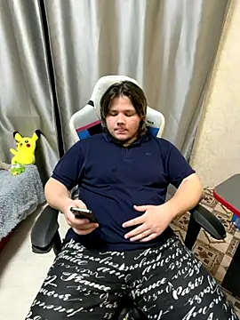 Snapshot of desiredude9 chatting on 11-15-25, 06:15 desiredude9 online show from 11-15-25, 06:15