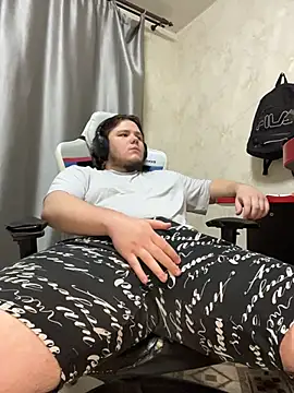 Snapshot of desiredude9 chatting on 11-22-25, 07:02 desiredude9 online show from 11-22-25, 07:02