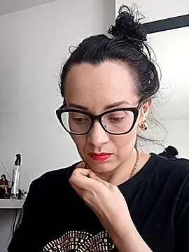 sarita star online show from 10-24-25, 07:32