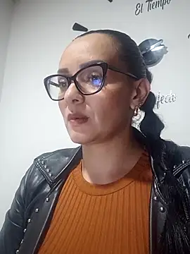 sarita star online show from 11-25-25, 01:38