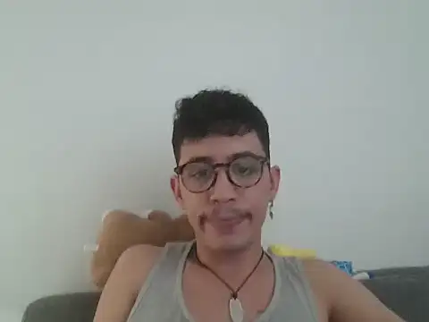 Snapshot of your_remi chatting on 09-22-25, 10:28 your remi online show from 09-22-25, 10:28