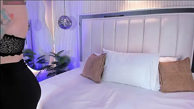 MariathLittle online show from 11-18-25, 05:39