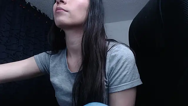 Snapshot of scarlett_vonrose chatting on 11-25-25, 07:03 scarlett vonrose online show from 11-25-25, 07:03