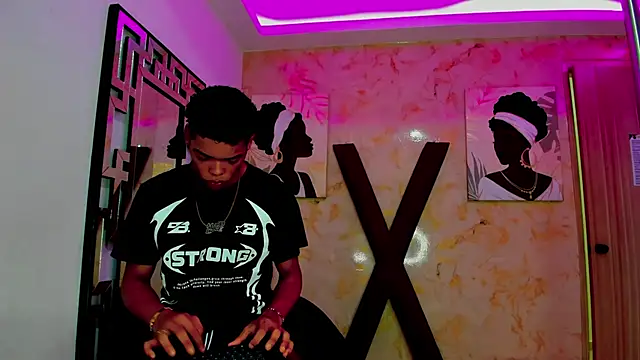 PRETTY FEM online show from 02-04-26, 01:22