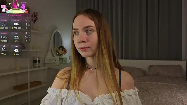 Snapshot of CarollSmithh chatting on 10-13-25, 08:42 CarollSmithh online show from 10-13-25, 08:42