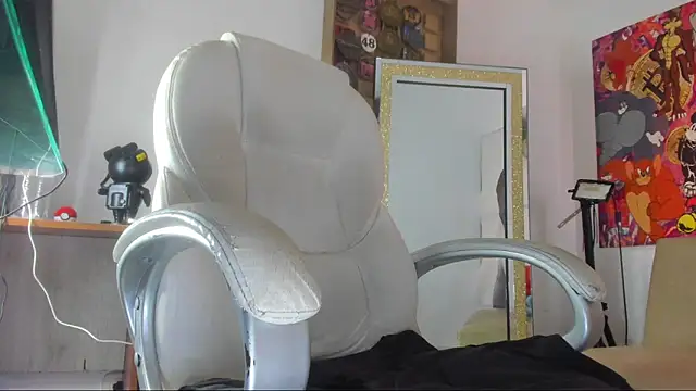 Snapshot of mila_dash chatting on 11-10-25, 12:15 mila dash online show from 11-10-25, 12:15