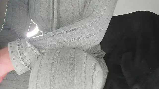 Snapshot of mila_dash chatting on 11-25-25, 01:27 mila dash online show from 11-25-25, 01:27