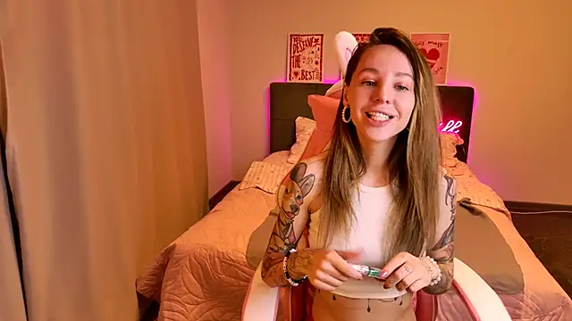 MiaGraham1 online show from 04-18-26, 06:56