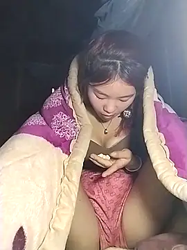 lylylove online show from 12-17-25, 08:42