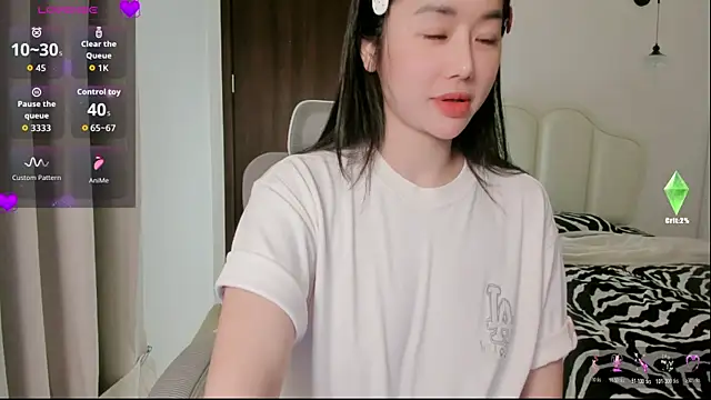 strawberry-ni online show from 11-06-25, 03:13