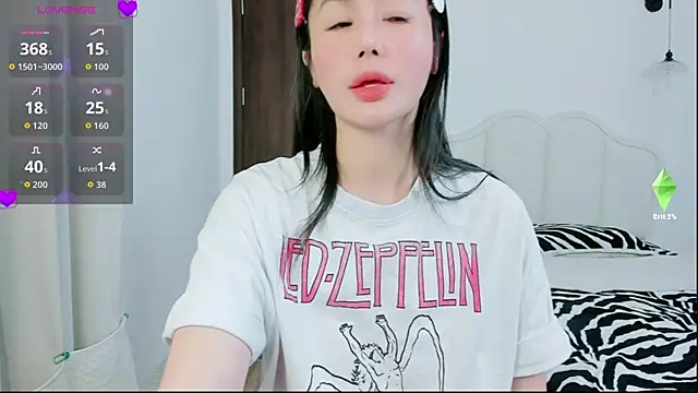 strawberry-ni online show from 11-12-25, 03:01