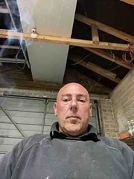 Richmcgee online show from 04-28-26, 07:19