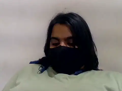 Snapshot of Vaani_Singha chatting on 04-21-26, 01:42 Vaani Singha online show from 04-21-26, 01:42