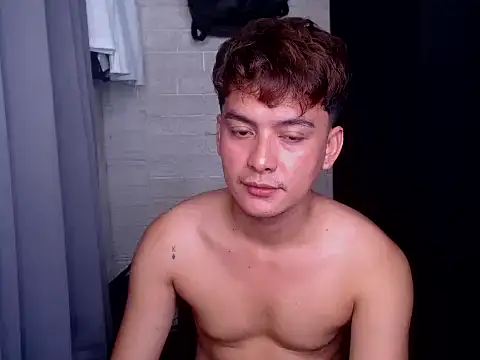 Snapshot of Tempting_jon chatting on 07-19-26, 06:06 Tempting jon online show from 07-19-26, 06:06