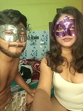 Snapshot of WB_couple143 chatting on 12-19-25, 04:25 WB couple143 online show from 12-19-25, 04:25