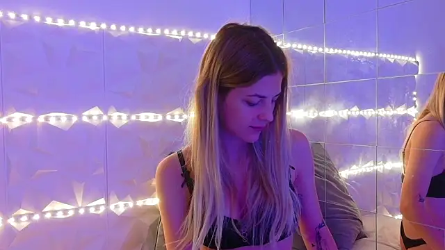 Aishha  online show from 09-15-25, 05:29