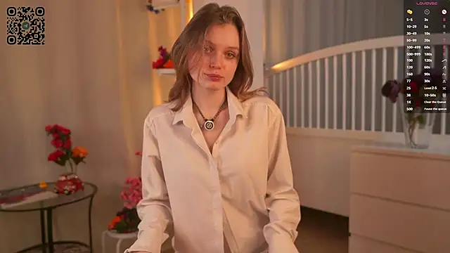 Snapshot of MandaReh chatting on 09-13-25, 04:07 MandaReh online show from 09-13-25, 04:07