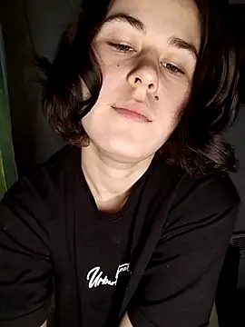 Snapshot of ToryTayler chatting on 11-20-25, 12:27 ToryTayler online show from 11-20-25, 12:27