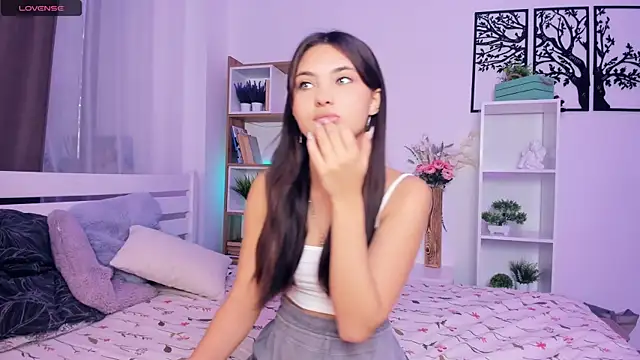 Snapshot of FunnyyMonkeyy chatting on 10-18-25, 09:10 FunnyyMonkeyy online show from 10-18-25, 09:10