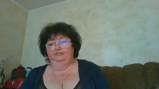 Snapshot of MilaSky5303 chatting on 06-17-26, 02:18 MilaSky5303 online show from 06-17-26, 02:18