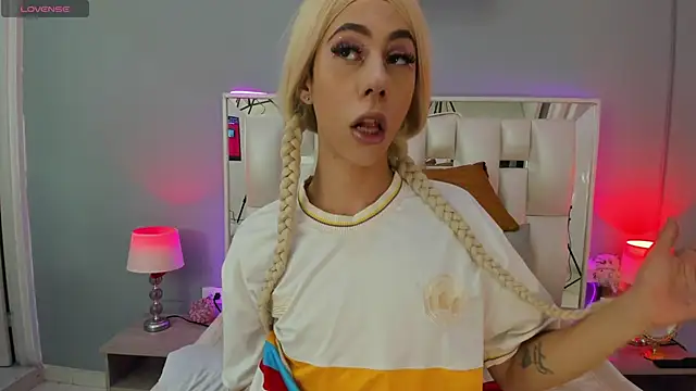 Snapshot of Darlyn_tenderhot__ chatting on 09-10-25, 04:01 Darlyn tenderhot online show from 09-10-25, 04:01