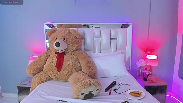 Snapshot of Darlyn_tenderhot__ chatting on 09-19-25, 06:37 Darlyn tenderhot online show from 09-19-25, 06:37